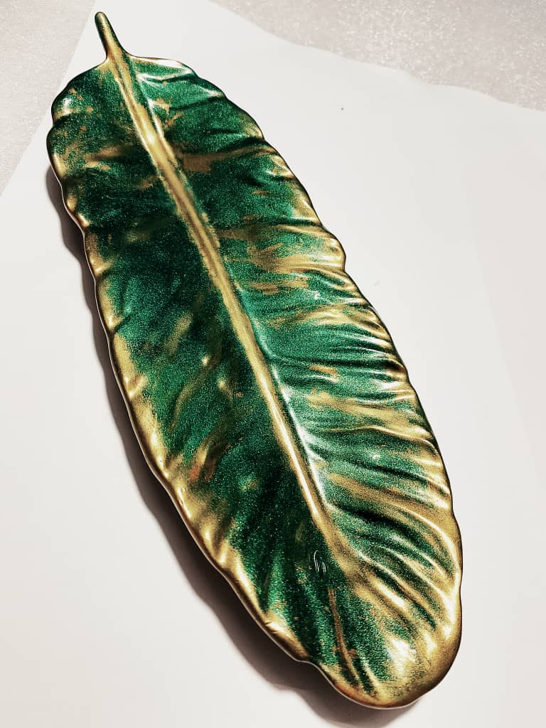 Leaf Shaped Resin Tray 1