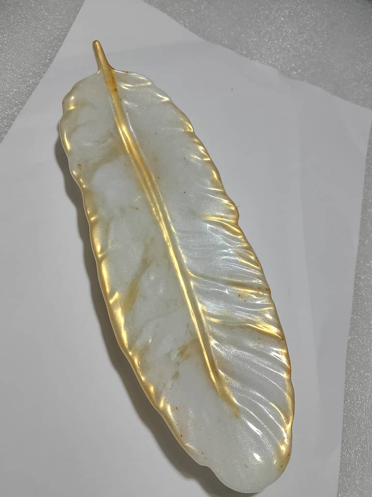 Leaf Shaped Resin Tray 2